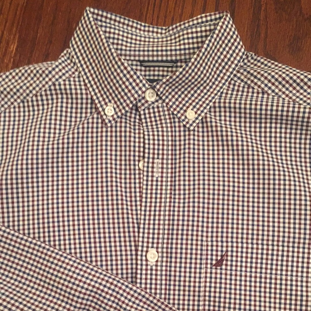 men’s Small Nautica shirt